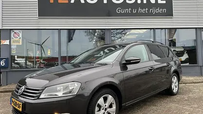 Grijs (metallic) Gebruikt 2011 VW Passat Trendline Stationwagen | € 5.695 (Eerlijke prijs)