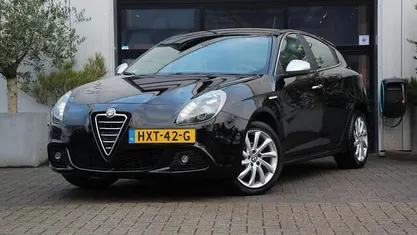 Occasion Alfa Romeo Giulietta Turismo 120 PK (88 kW) 2012 Zwart Hatchback