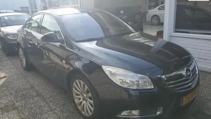 Zwart Gebruikt 2009 Opel Insignia Cosmo Sedan | € 4.950 (Eerlijke prijs)