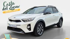 (bud) clear white/black s Gebruikt 2018 Kia Stonic SUV | € 14.745 (Eerlijke prijs)