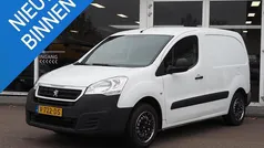 Wit Gebruikt 2017 Peugeot Partner Van | € 5.000 (Super prijs)