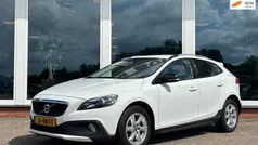Wit Gebruikt 2016 Volvo V40 CC Stationwagen | € 15.650 (Eerlijke prijs)
