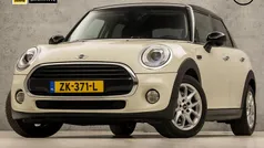 Wit Gebruikt 2018 Mini Cooper Pepper Hatchback | € 12.945 (Super prijs)