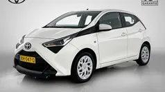 Wit Gebruikt 2019 Toyota Aygo X-play Hatchback | € 11.450 (Eerlijke prijs)