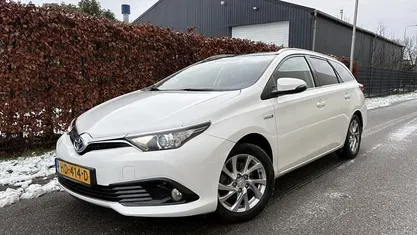 Occasion 2015 Toyota Auris Touring Sports Stationwagen | € 9.750 (Eerlijke prijs)