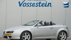 Grijs, metallic lak Gebruikt 2011 Alfa Romeo Spider Exclusive Cabriolet | € 23.500 (Eerlijke prijs)