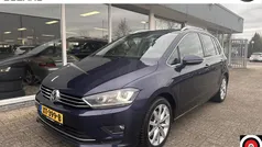 Blauw (metallic) Gebruikt 2014 VW Golf Sportsvan Highline MPV | € 10.899 (Eerlijke prijs)