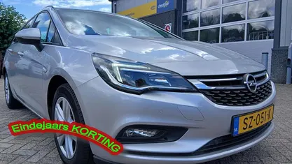 Grijs Gebruikt 2017 Opel Astra Innovation Stationwagen | € 10.595 (Eerlijke prijs)
