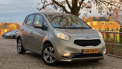 Grijs Gebruikt 2015 Kia Venga Hatchback | € 7.975 (Goede deal)