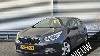 Occasion Kia Ceed Comfort 135 PK (99 kW) 2015 Grijs Hatchback