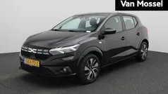 Zwart Gebruikt 2024 Dacia Sandero Expression Hatchback | € 19.435 (Eerlijke prijs)