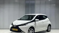 Wit Gebruikt 2016 Toyota Aygo X-play Hatchback | € 7.300 (Eerlijke prijs)