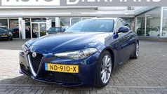 Blauw Gebruikt 2017 Alfa Romeo Giulia Super Sedan | € 25.450 (Eerlijke prijs)