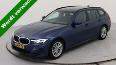 Blauw Gebruikt 2023 BMW 318 Basis Stationwagen | € 33.500 (Eerlijke prijs)