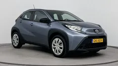 Gebruikt 2024 Toyota Aygo Play Hatchback | € 17.750 (Eerlijke prijs)