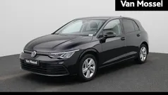 Zwart Gebruikt 2021 VW Golf VIII Business Hatchback | € 19.900 (Eerlijke prijs)