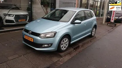 Blauw (metallic) Gebruikt 2012 VW Polo Comfortline Hatchback | € 3.950 (Eerlijke prijs)