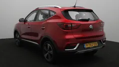 Rood Gebruikt 2019 MG ZS Luxury Sedan | € 13.995 (Eerlijke prijs)