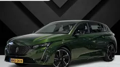 Groen, metallic lak Gebruikt 2023 Peugeot e-308 GT Hatchback | € 30.995 (Eerlijke prijs)