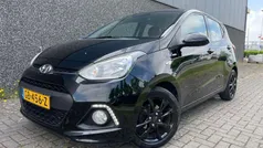 Zwart Gebruikt 2015 Hyundai i10 Comfort Hatchback | € 6.995 (Eerlijke prijs)