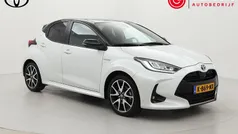 Wit Gebruikt 2021 Toyota Yaris Hybrid Executive Hatchback | € 23.499 (Eerlijke prijs)