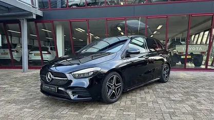 Occasion Mercedes B180 AMG line 136 PK (100 kW) 2023 Zwart MPV