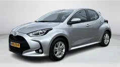 Grijs Gebruikt 2024 Toyota Yaris Hybrid Active Hatchback | € 24.445 (Eerlijke prijs)