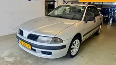 Grijs Gebruikt 2002 Mitsubishi Carisma Comfort Edition Sedan | € 1.595 (Eerlijke prijs)