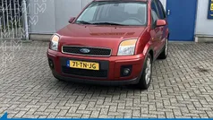 Rood Gebruikt 2006 Ford Fusion Futura MPV | € 3.900 (Eerlijke prijs)