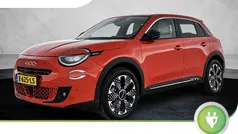 Oranje, metallic lak Gebruikt 2023 Fiat 600E La Prima SUV | € 26.425 (Eerlijke prijs)