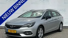 Grijs Gebruikt 2021 Opel Astra Edition Stationwagen | € 13.700 (Eerlijke prijs)