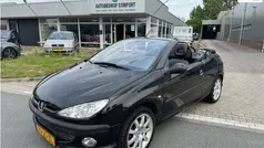 Zwart Gebruikt 2003 Peugeot 206 CC Cabriolet | € 1.999 (Eerlijke prijs)