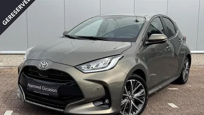 Groen Occasion 2024 Toyota Yaris Hybrid Executive Hatchback | € 28.999 (Eerlijke prijs)