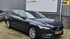 Blauw, metallic lak Gebruikt 2017 Volvo V90 Momentum Stationwagen | € 18.250 (Goede deal)