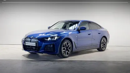 Blauw Gebruikt 2025 BMW i4 M Sport Sedan | € 46.700 (Eerlijke prijs)