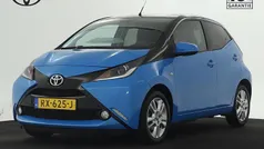 Blauw Gebruikt 2018 Toyota Aygo Hatchback | € 10.945 (Eerlijke prijs)