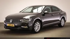 Grijs Gebruikt 2019 VW Passat Comfortline Sedan | € 23.695 (Eerlijke prijs)