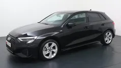 Zwart Gebruikt 2023 Audi A3 Sportback Design Hatchback | € 29.840 (Eerlijke prijs)