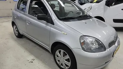 Grijs Gebruikt 2001 Toyota Yaris Sol Hatchback | € 1.750 (Eerlijke prijs)