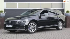 Zwart Gebruikt 2022 VW Passat Business Stationwagen | € 24.900 (Goede deal)