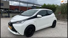 Wit Gebruikt 2017 Toyota Aygo Hatchback | € 6.950 (Goede deal)