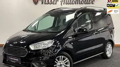 Zwart, metallic lak Gebruikt 2019 Ford Tourneo Courier Titanium MPV | € 10.750 (Super prijs)