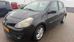 Gebruikt 2007 Renault Clio II Exception Hatchback | € 2.499 (Eerlijke prijs)