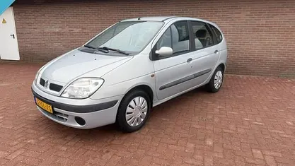 Occasion Renault Scénic 107 PK (78 kW) 2001 Grijs MPV