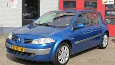 Blauw Gebruikt 2005 Renault Mégane II Luxe Hatchback | € 1.950 (Eerlijke prijs)