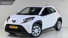 Gebruikt 2024 Toyota Aygo Play Hatchback | € 16.995 (Eerlijke prijs)