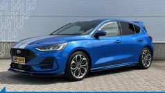 Blauw Gebruikt 2022 Ford Focus ST-Line X Hatchback | € 24.900 (Eerlijke prijs)