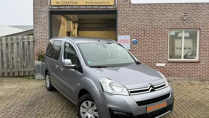 Grijs Occasion 2017 Citroën Berlingo Feel MPV | € 9.999 (Eerlijke prijs)