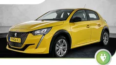 Geel Gebruikt 2023 Peugeot e-208 Allure Hatchback | € 20.425 (Eerlijke prijs)