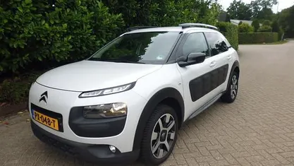 Wit Occasion 2015 Citroën C4 Cactus PureTech Hatchback | € 6.950 (Eerlijke prijs)